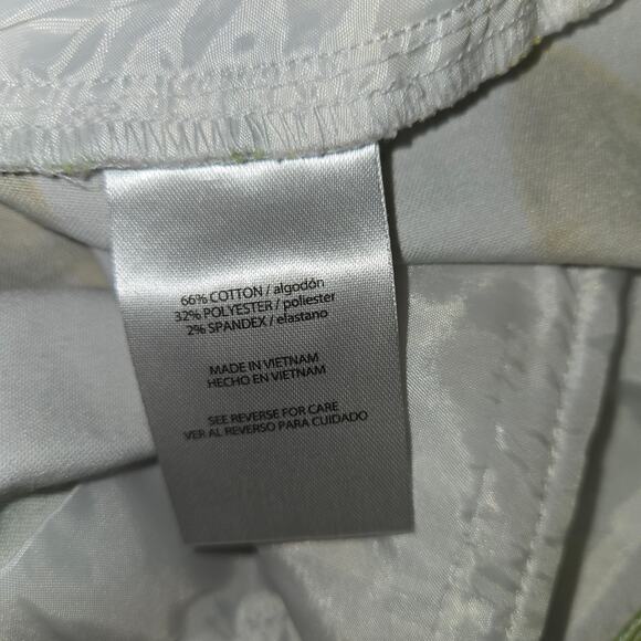 Isaac Mizrahi Size 12 Women Lemon Print Tailored Stretch Sailor Shorts - Picture 3 of 10